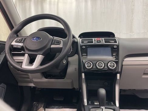 Used 2018 Subaru Forester 2.5i Premium w/ All-Weather Package image 16