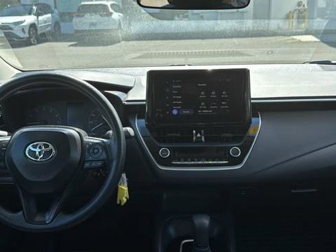 Used 2025 Toyota Corolla LE FWD image 23