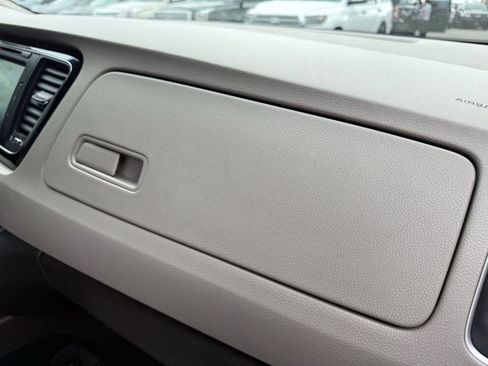 Used 2016 Kia Sedona SX Limited w/ Option Group 030 image 38