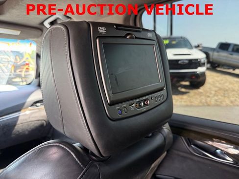 Used 2016 Cadillac Escalade ESV Platinum AWD/4WD image 16