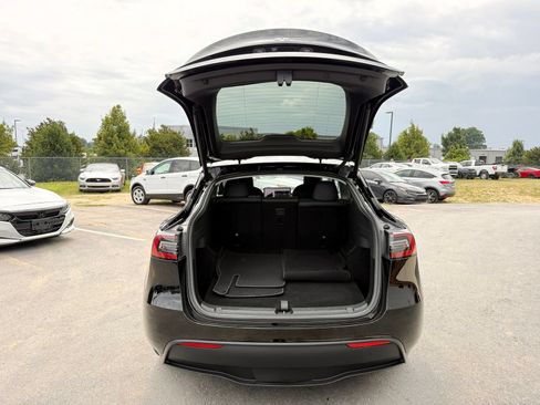 Used 2023 Tesla Model Y Long Range AWD/4WD image 54