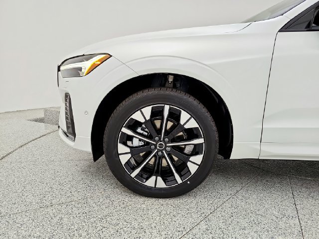New 2026 Volvo XC60 B5 Plus w/ Protection Package Premier AWD/4WD image 30