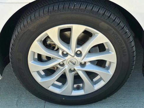 Used 2019 Nissan Sentra SV FWD image 34