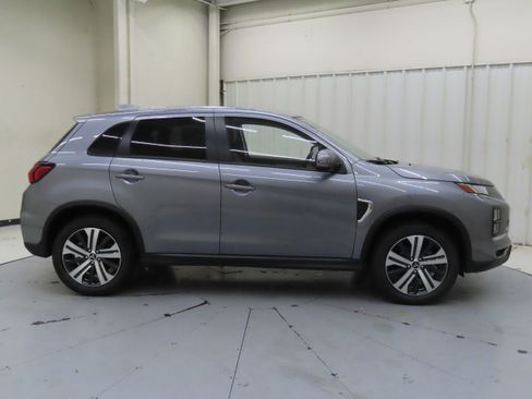 New 2025 Mitsubishi Outlander Sport SE image 2