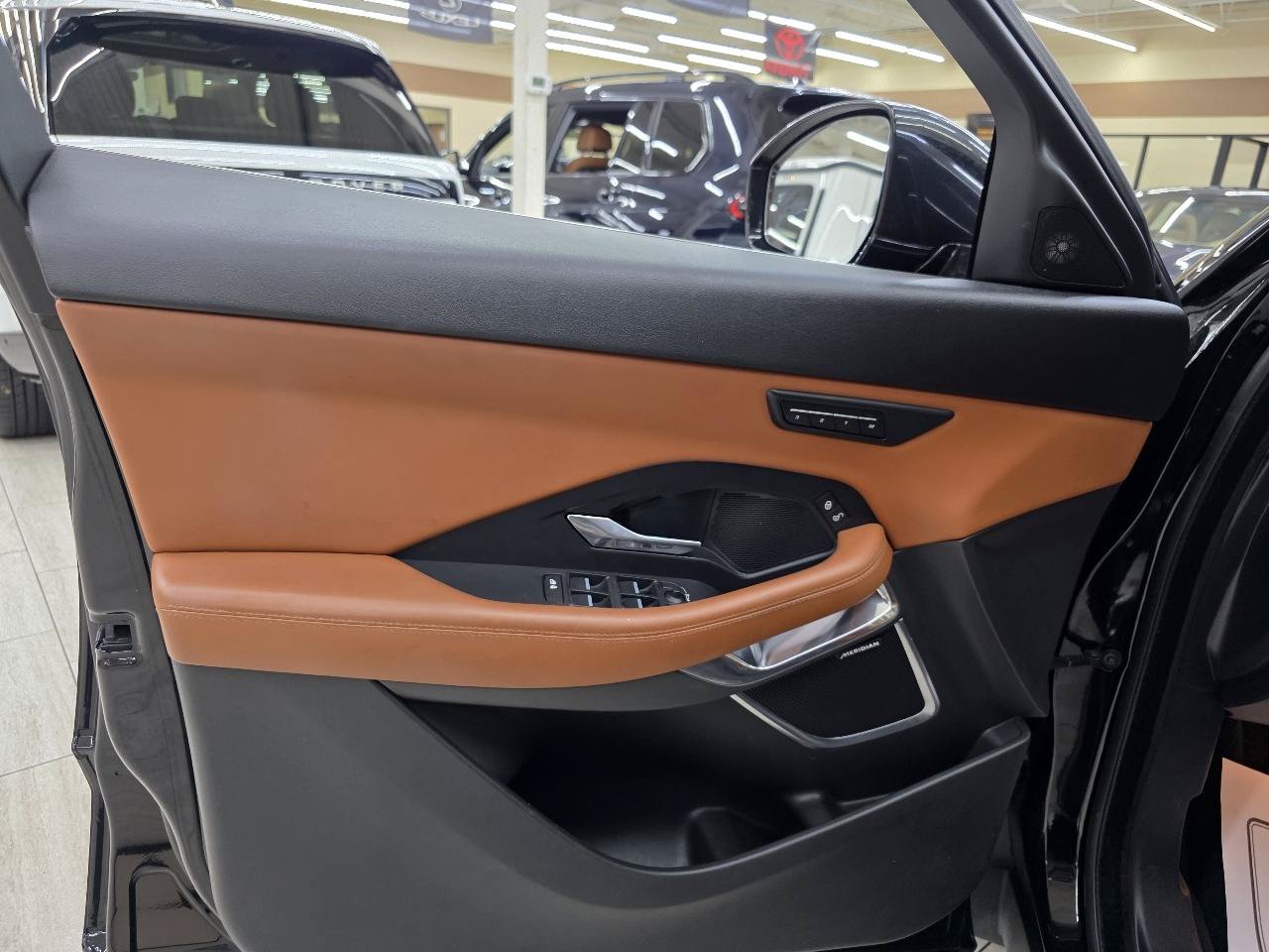 Used 2018 Jaguar E-PACE SE AWD/4WD image 41
