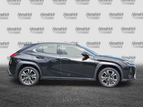 Used 2021 Lexus UX 200 w/ Accessory Package (Z1) FWD image 3