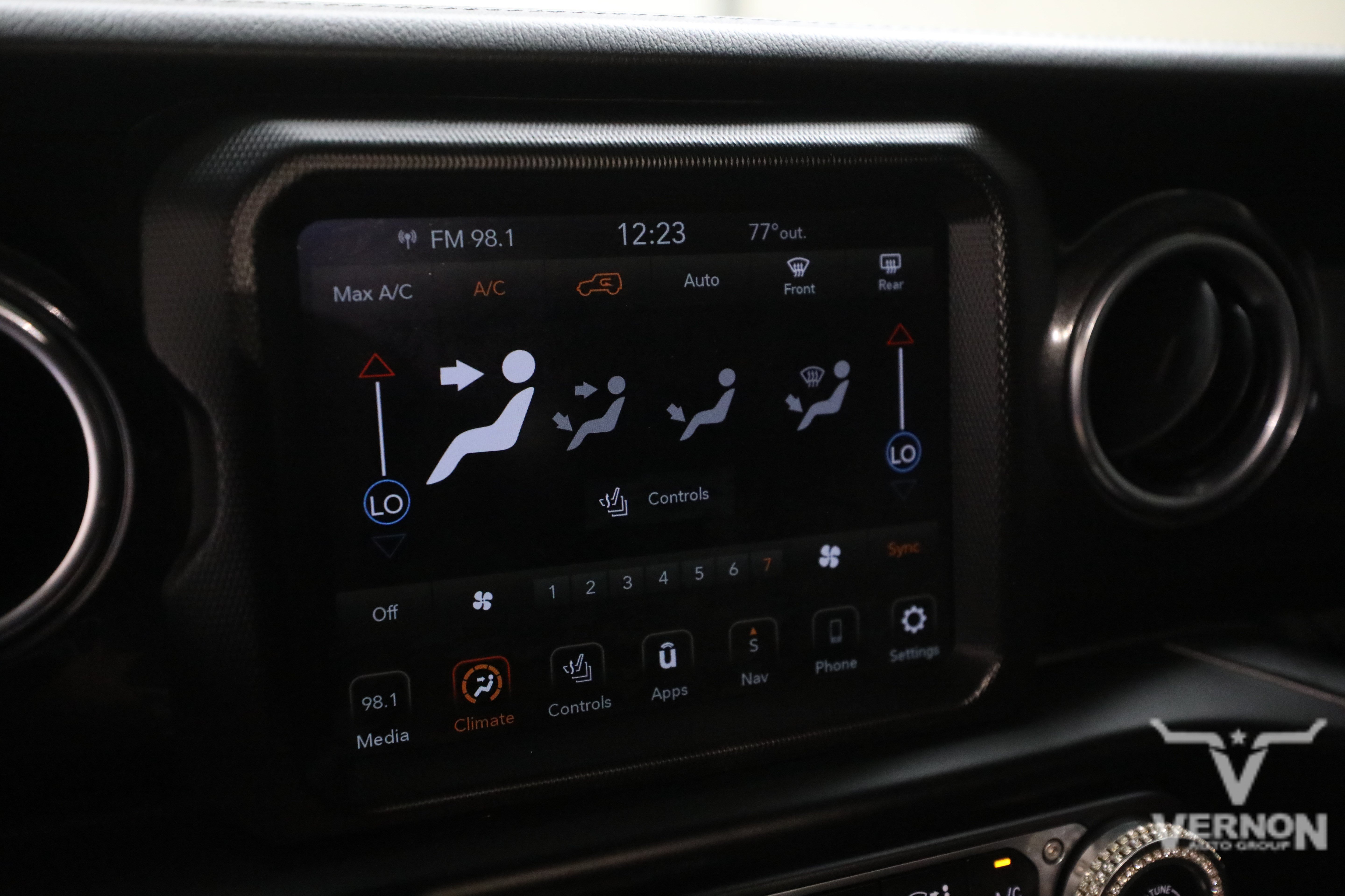 Used 2020 Jeep Wrangler Unlimited Sahara AWD/4WD image 26