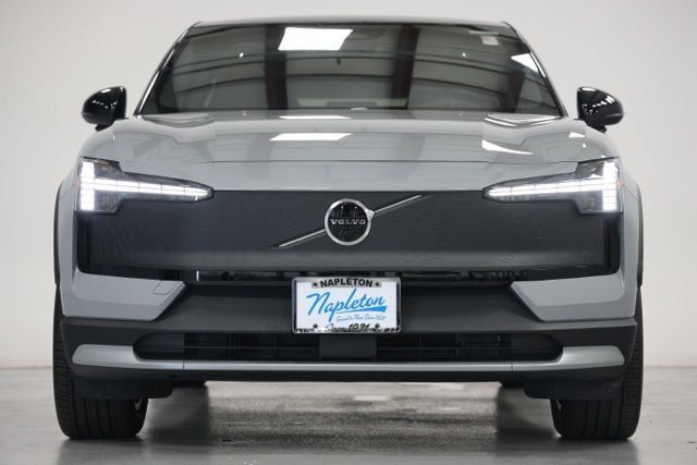 Used 2026 Volvo EX30 Cross Country Ultra w/ Protection Package Premier AWD/4WD image 2