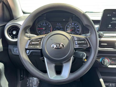 Used 2019 Kia Forte LXS FWD image 18