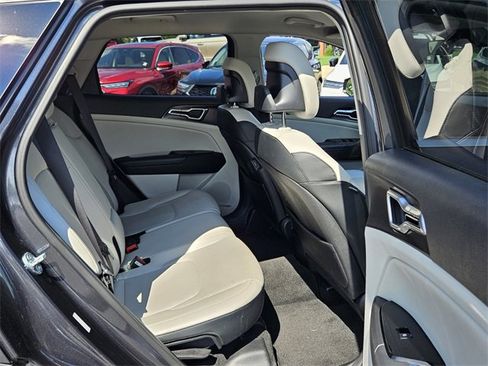 Used 2023 Kia Sportage EX image 12