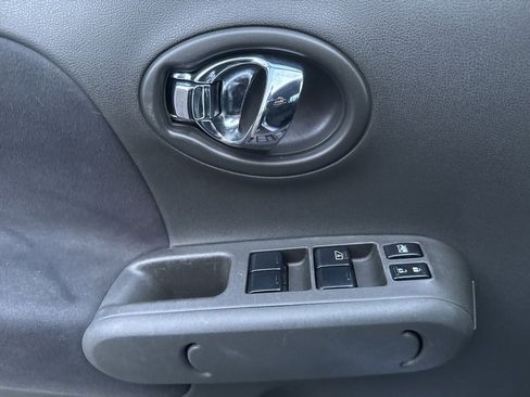 Used 2011 Nissan Cube 1.8 S w/ Interior Illumination Pkg image 12