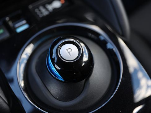 Used 2023 Nissan Leaf SV Plus image 30