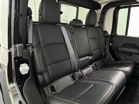 New 2025 Jeep Gladiator Sport w/ Premium Package image 23