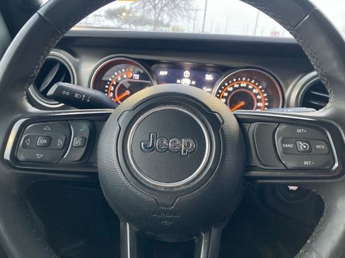 Used 2023 Jeep Gladiator Willys image 17