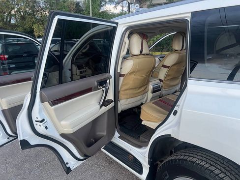 Used 2010 Lexus GX 460 image 12