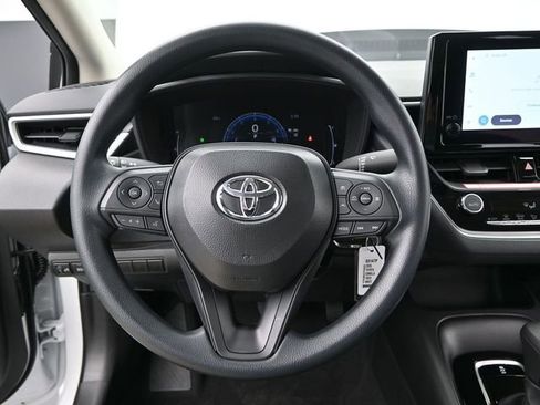 Used 2026 Toyota Corolla LE image 5
