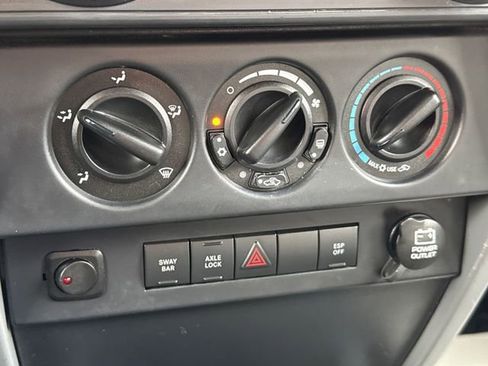 Used 2008 Jeep Wrangler Unlimited Rubicon w/ Dual Top Group image 31