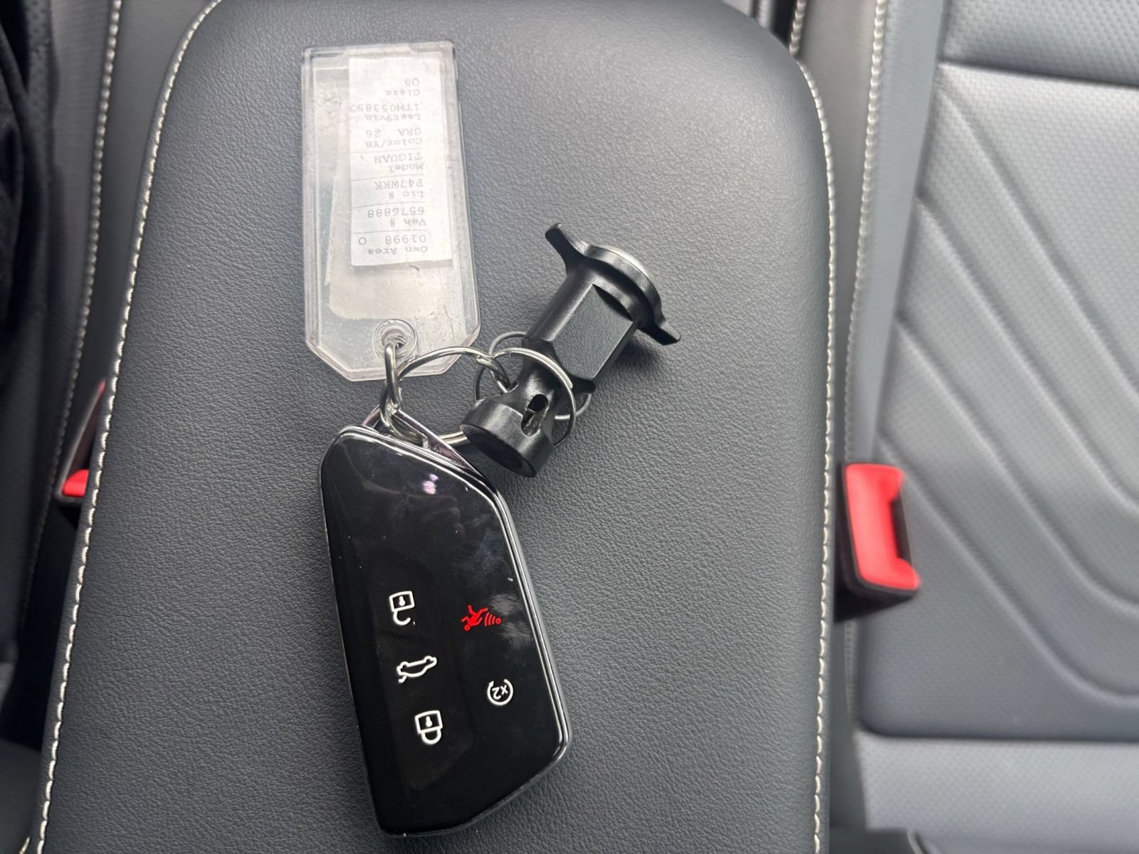 Used 2026 Volkswagen Tiguan SE AWD/4WD image 20