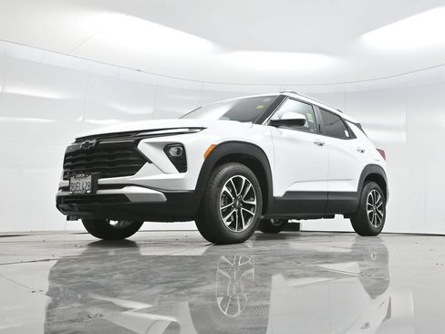 New 2025 Chevrolet TrailBlazer LT w/ Convenience Package FWD image 64