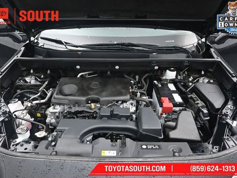 Used 2025 Toyota RAV4 XLE AWD/4WD image 33