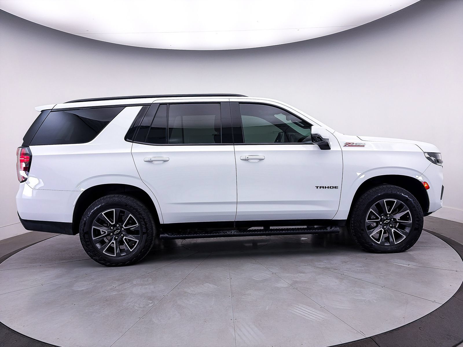 Used 2023 Chevrolet Tahoe Z71 w/ Luxury Package AWD/4WD image 43