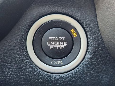 Used 2019 RAM 1500 Laramie image 19