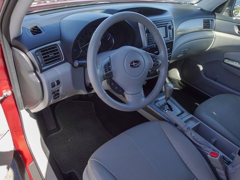 Used 2011 Subaru Forester 2.5X Limited AWD/4WD image 9