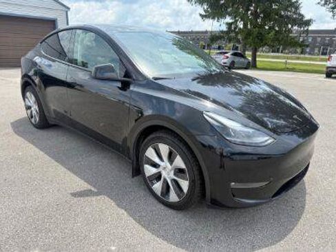 Used 2023 Tesla Model Y Long Range AWD/4WD image 2