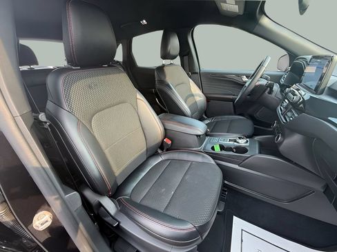 Used 2025 Ford Escape ST-Line Select AWD/4WD image 14