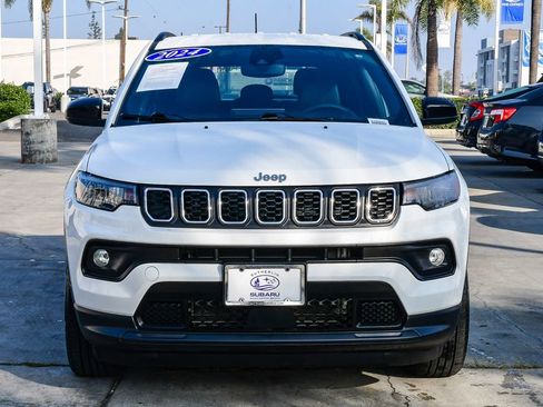Used 2024 Jeep Compass Latitude image 2