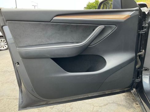 Used 2023 Tesla Model Y 2WD image 24