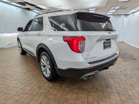 Certified 2023 Ford Explorer Platinum w/ Technology Package AWD/4WD image 5