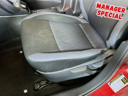 Used 2024 Nissan Versa SV FWD image 21