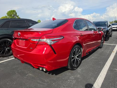 Used 2019 Toyota Camry SE FWD image 10