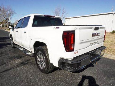 Used 2023 GMC Sierra 1500 SLT w/ SLT Premium Package image 5