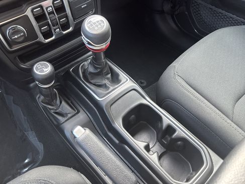 Used 2023 Jeep Wrangler Sport S image 31