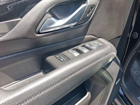 Used 2024 GMC Yukon XL Denali AWD/4WD image 15