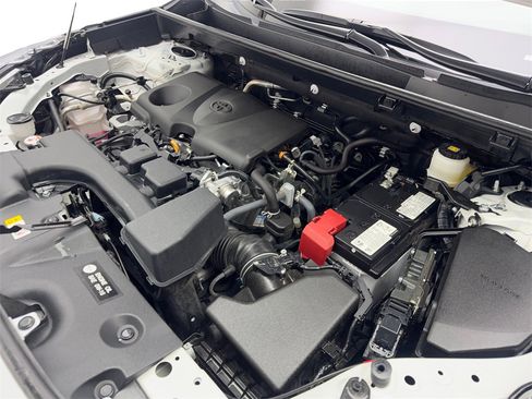 Used 2024 Toyota RAV4 XLE Premium image 75