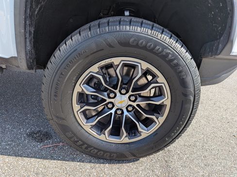 Used 2022 Chevrolet Colorado ZR2 AWD/4WD image 12