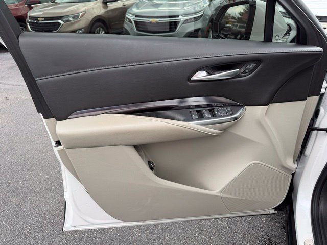 Certified 2023 Cadillac XT4 Luxury w/ Cold Weather Package AWD/4WD image 27