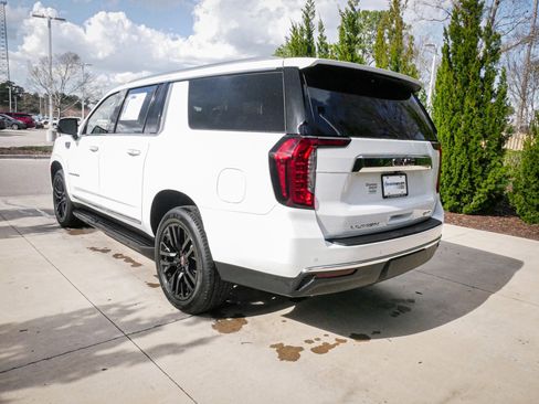 Used 2023 GMC Yukon XL SLT image 8
