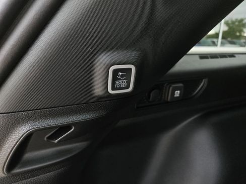 New 2026 Jeep Grand Cherokee Limited RWD image 10