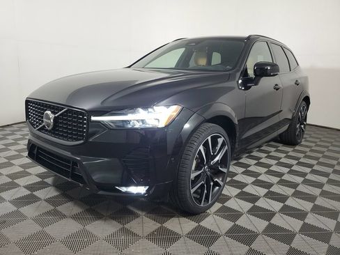 Used 2024 Volvo XC60 B5 Ultimate w/ Protection Package Premier AWD/4WD image 4