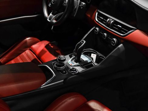 Used 2020 Alfa Romeo Giulia Ti Sport w/ Quick Order Package 22U Sport RWD image 19