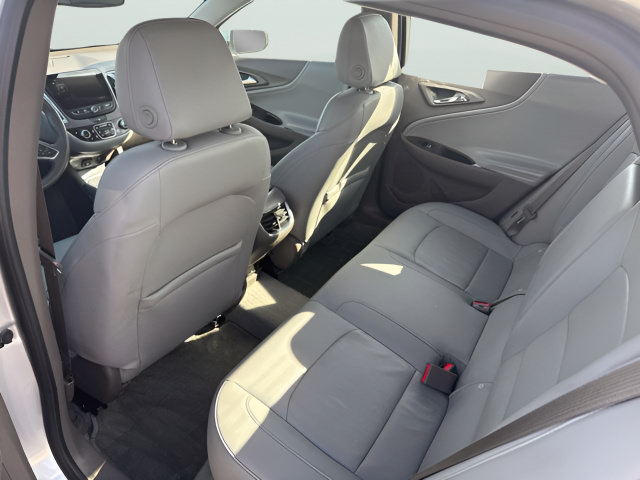 Used 2017 Chevrolet Malibu Premier w/ Driver Confidence Package FWD image 12