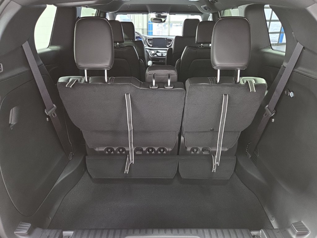New 2026 Chrysler Pacifica Select w/ S Appearance Package FWD image 35