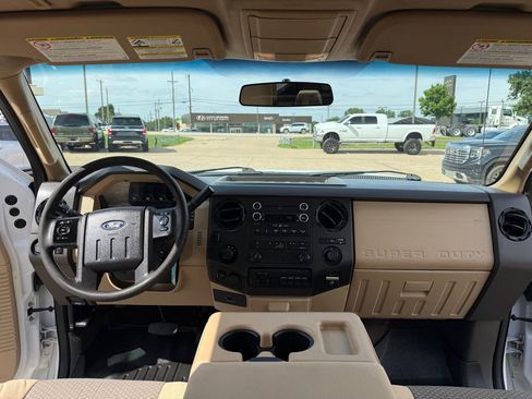 Used 2016 Ford F250 XLT w/ FX4 Off-Road Package AWD/4WD image 24