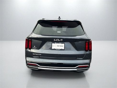 Certified 2023 Kia Sorento S image 6