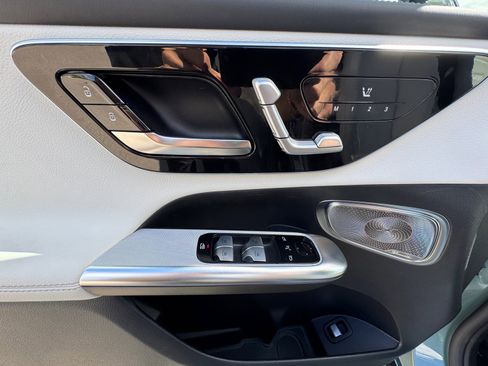 Used 2026 Mercedes-Benz GLC 300 4MATIC image 13