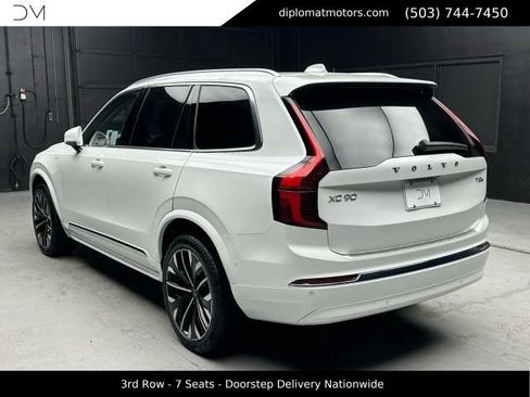 Used 2025 Volvo XC90 T8 Ultra w/ Protection Package Premier AWD/4WD image 4